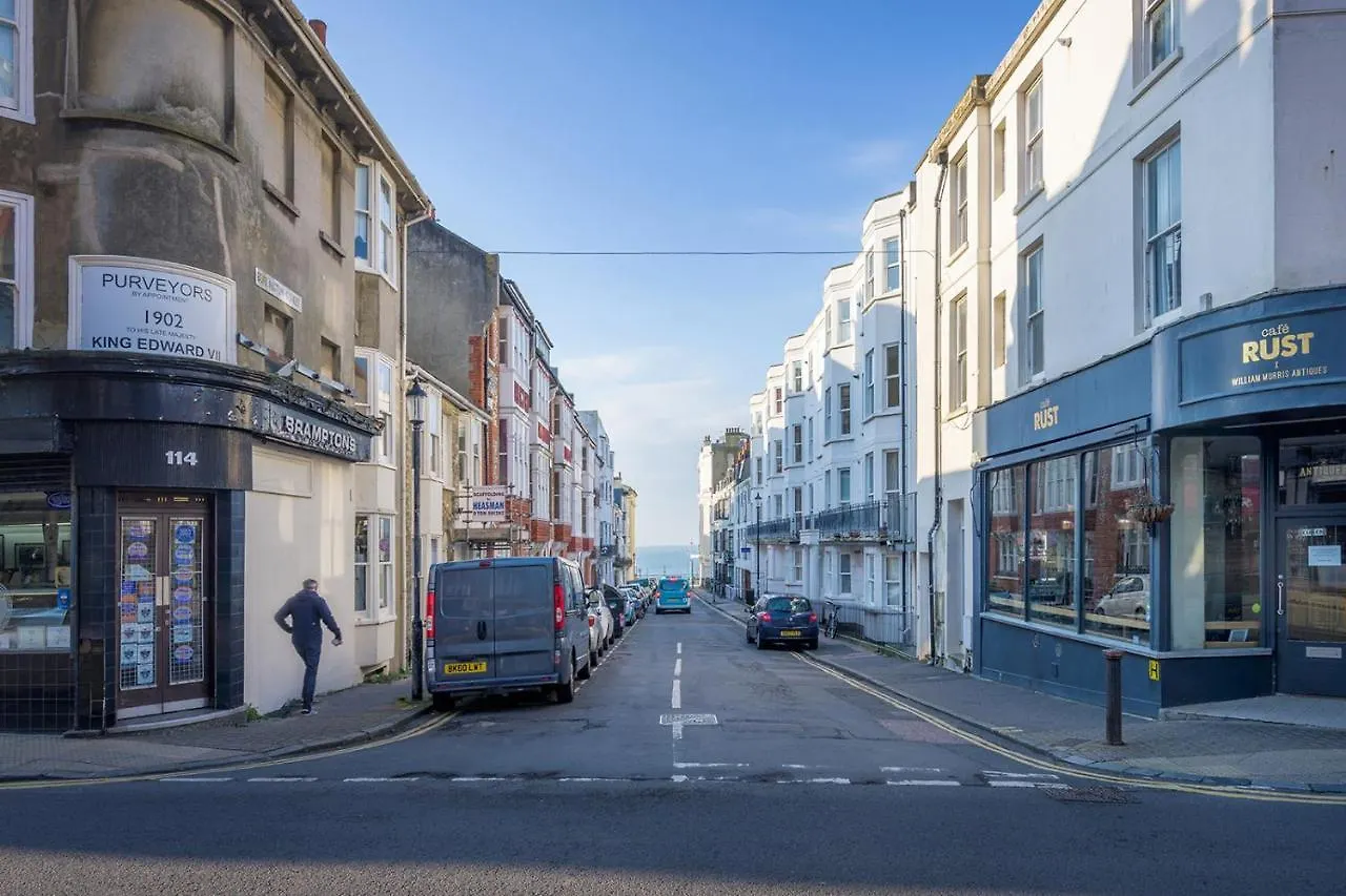 Burlington Street With Free Parking Nr Brighton College And Hospital Apartment 0*,  United Kingdom